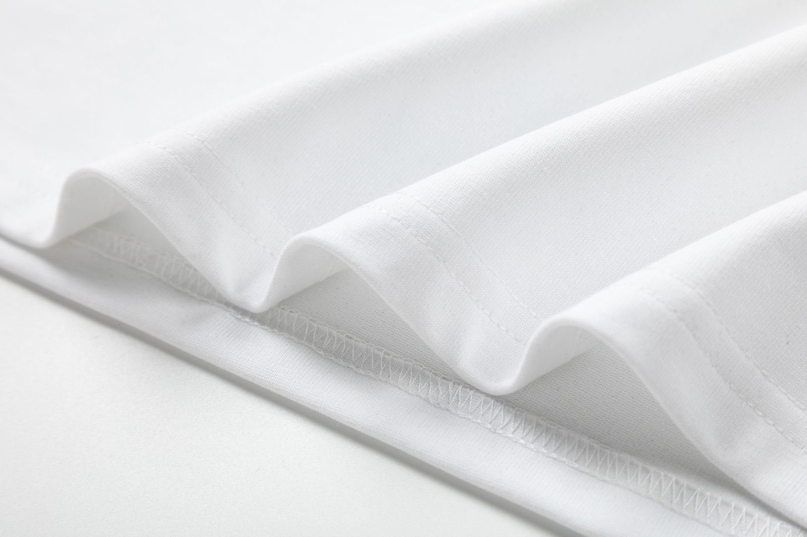 AMRI Logo-Print T-Shirts