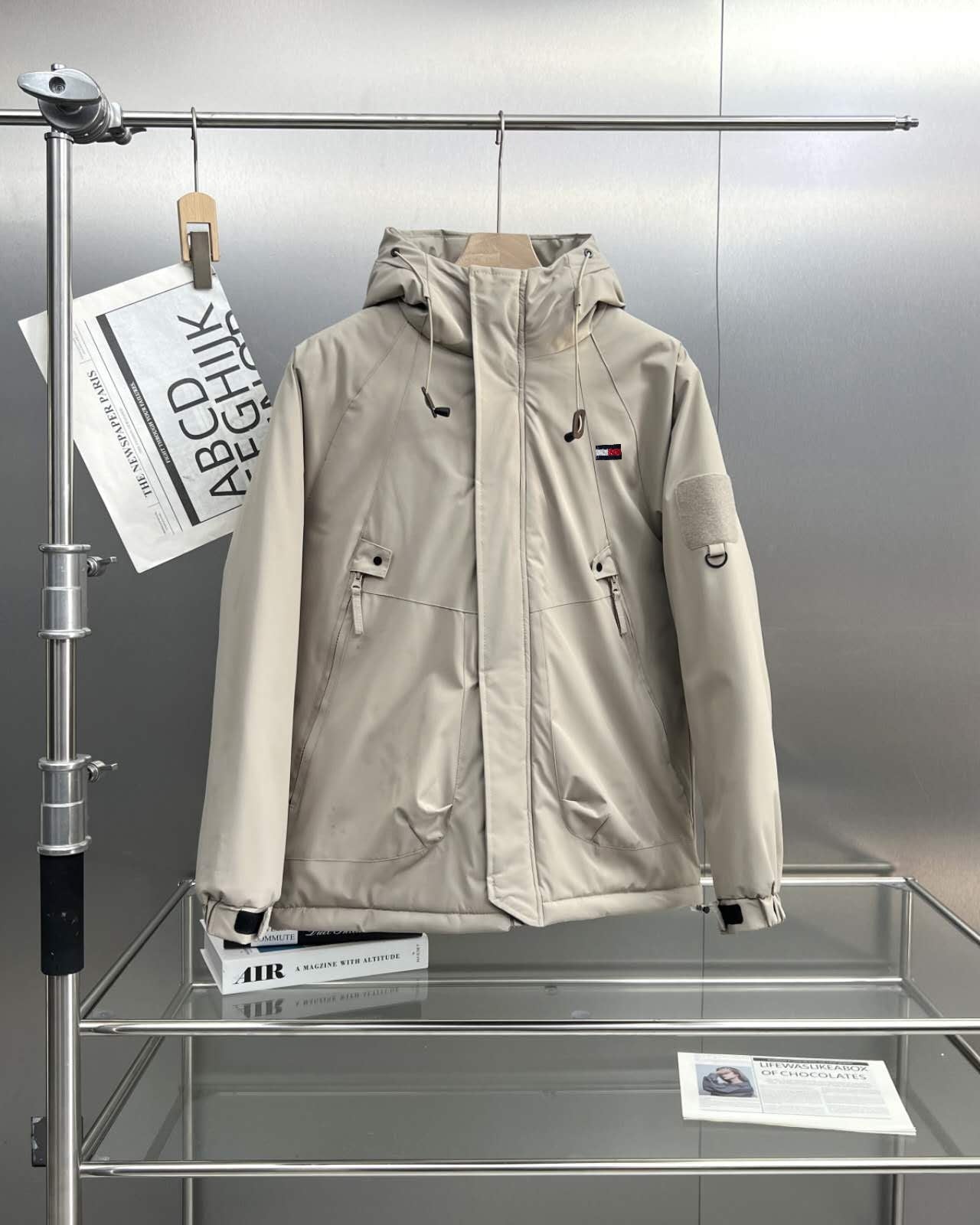 Tommy Hilfiger Unisex Hooded Puffer Jacket – 2025 Collection