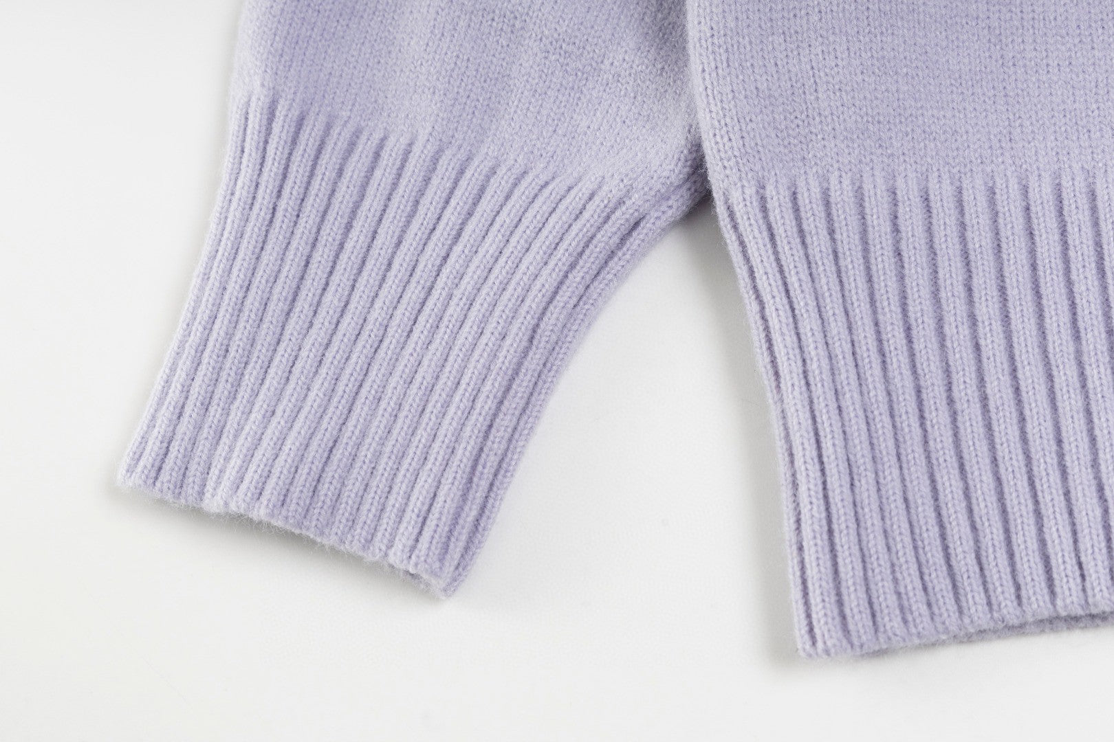 AMI Paris Classic Jacquard Heart Crewneck Sweater – 2025SS