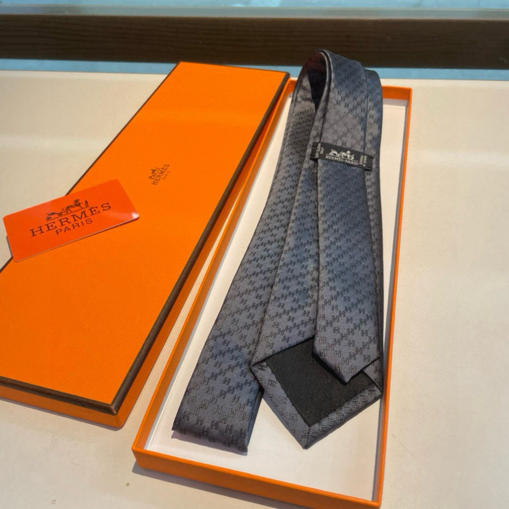 Hermès Men's Diamond H Pattern Silk Tie