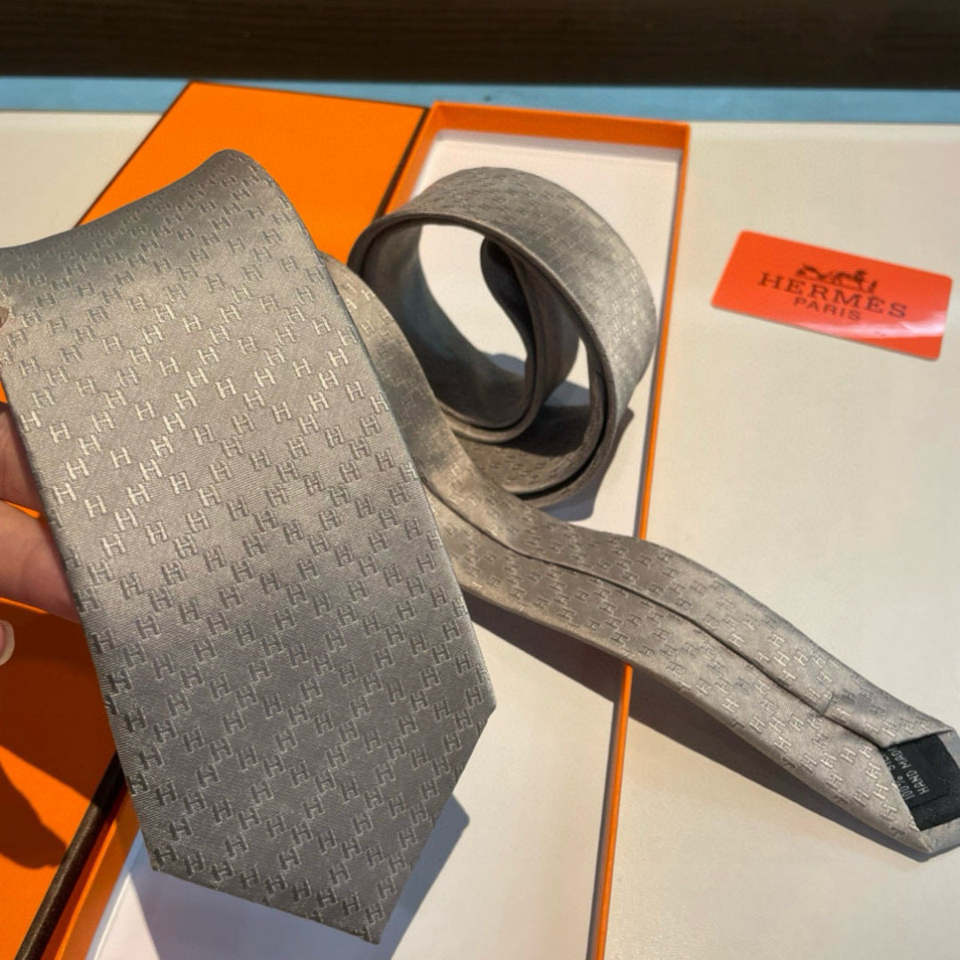 Hermès Men's Diamond H Pattern Silk Tie