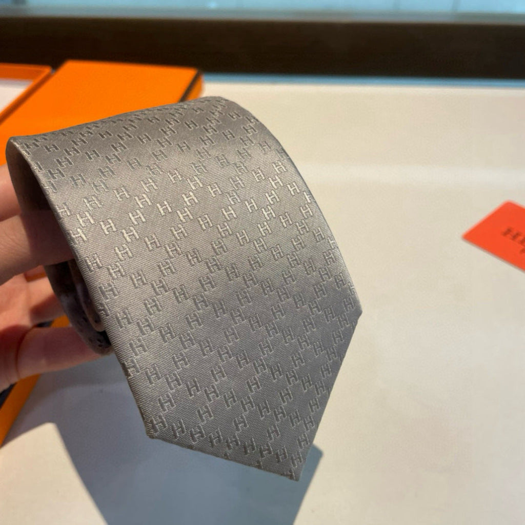 Hermès Men's Diamond H Pattern Silk Tie