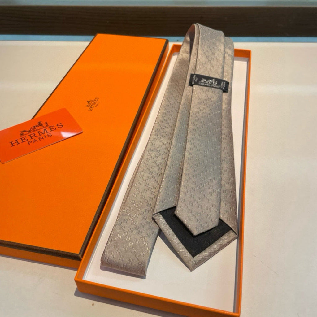 Hermès Men's Diamond H Pattern Silk Tie