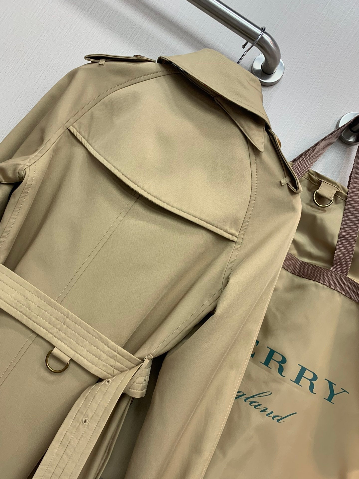 Burberry Waterloo Ladies' Long Trench Coat – 2024 Basic Style