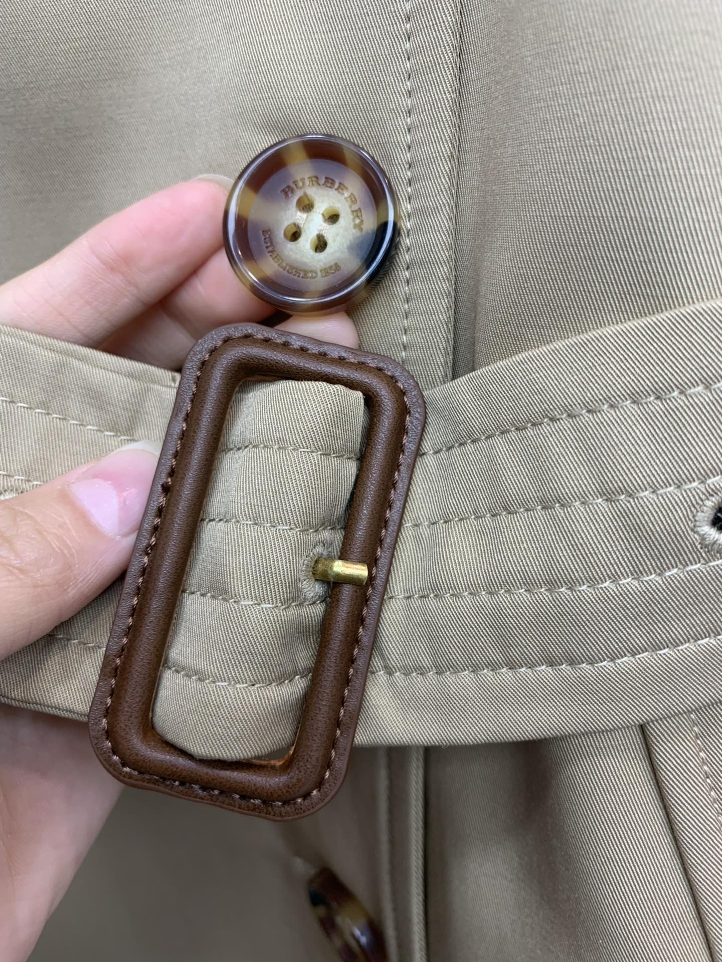 Burberry Waterloo Ladies' Long Trench Coat – 2024 Basic Style