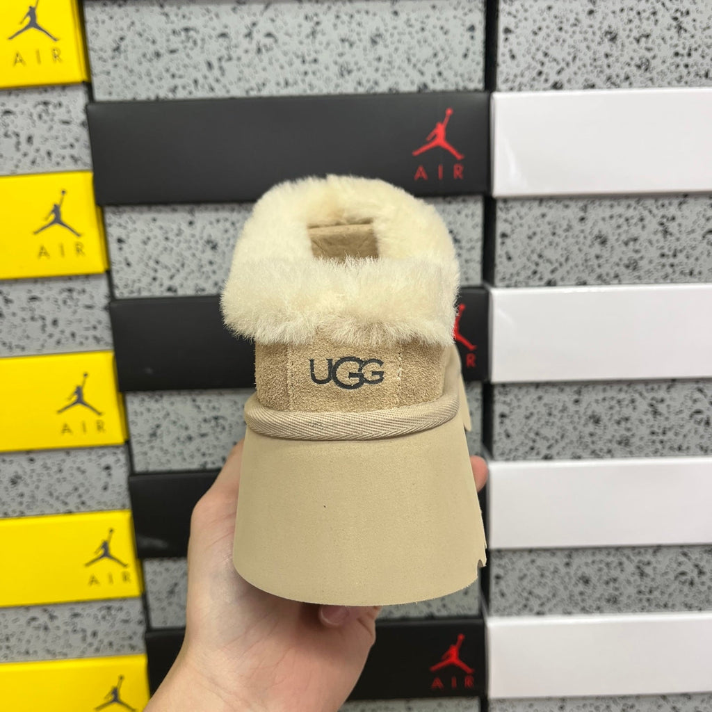 UGG Platform Low-Cut Snow Boots