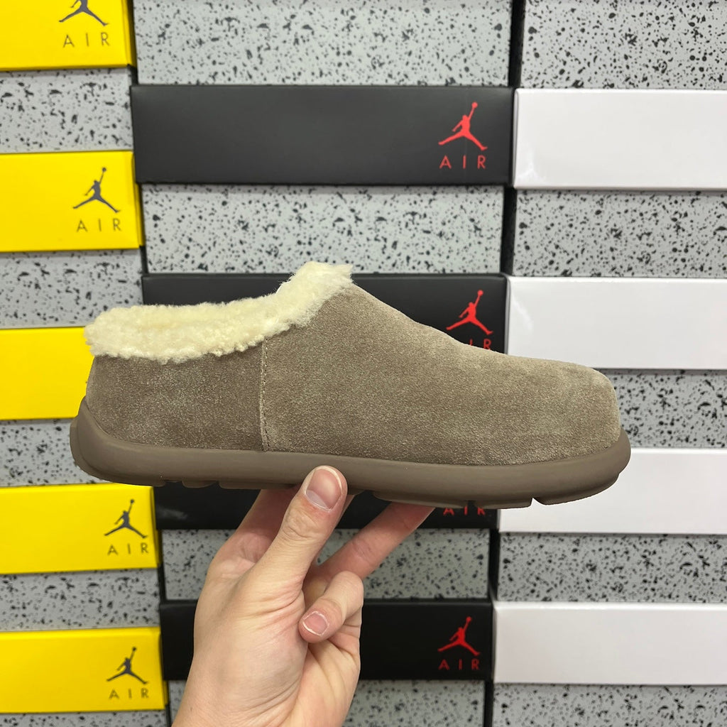 UGG Platform Low-Cut Snow Boots