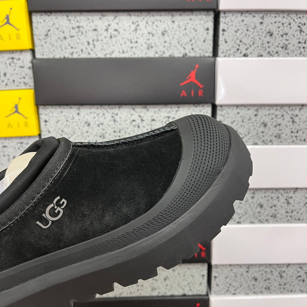 UGG Platform Low-Cut Snow Boots