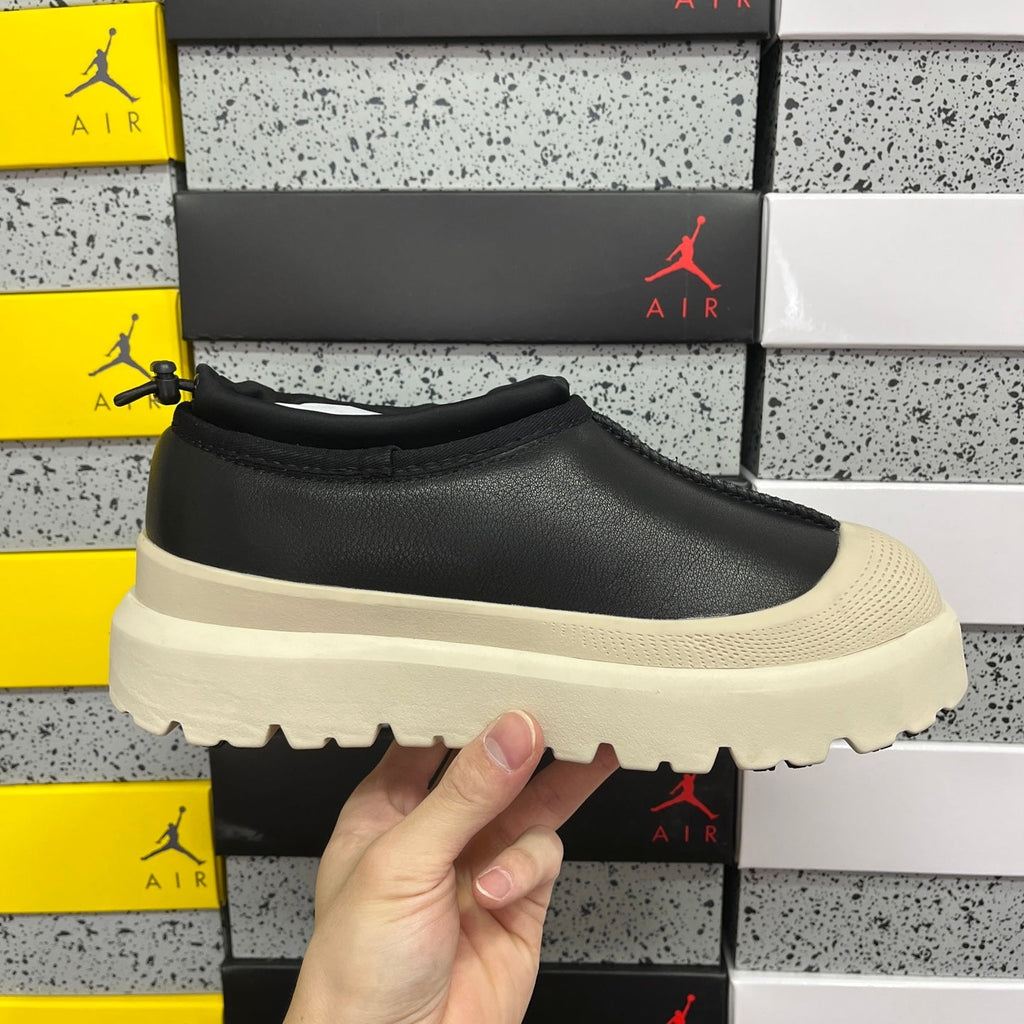 UGG Platform Low-Cut Snow Boots