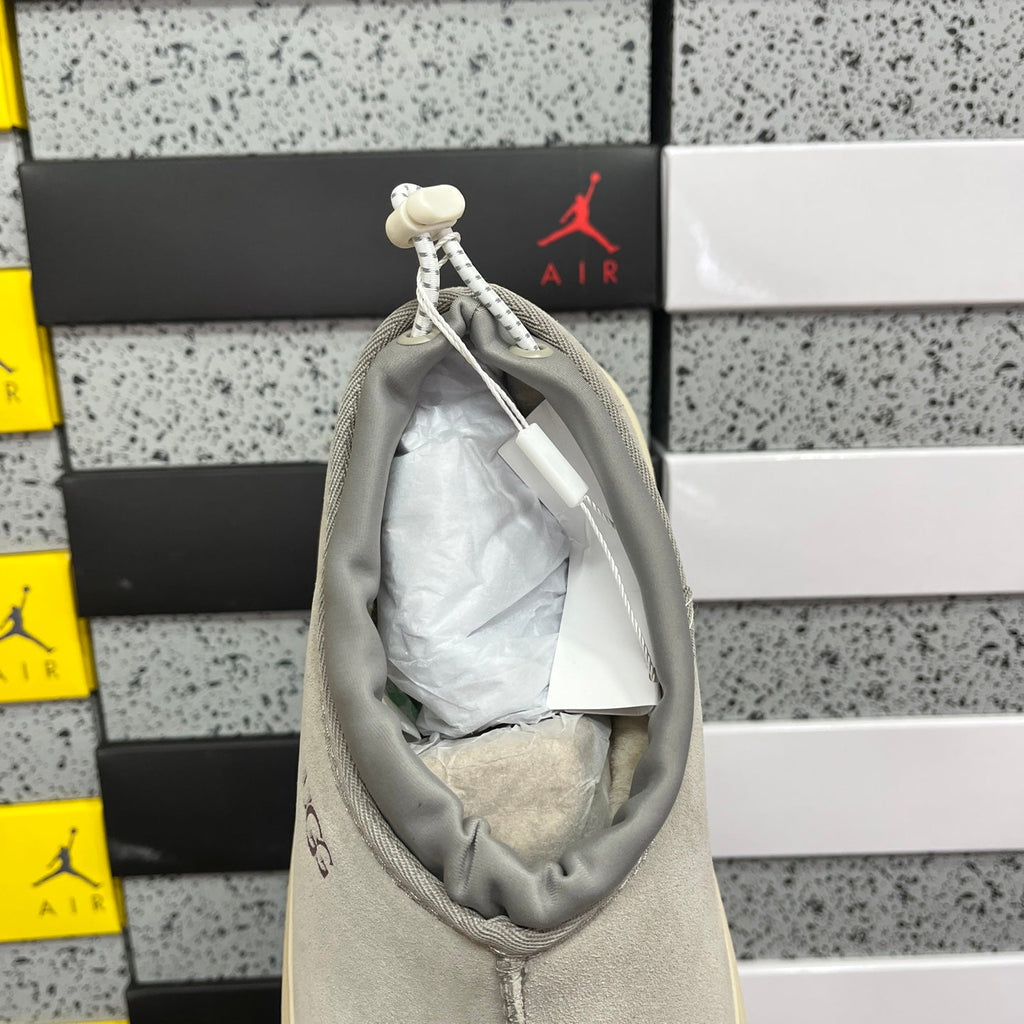 UGG Platform Low-Cut Snow Boots