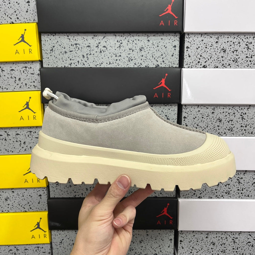 UGG Platform Low-Cut Snow Boots