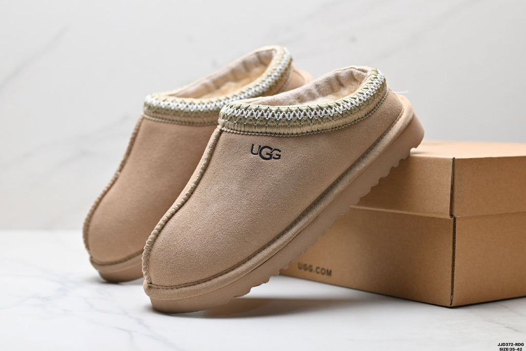 UGG Tazz Snow Boots