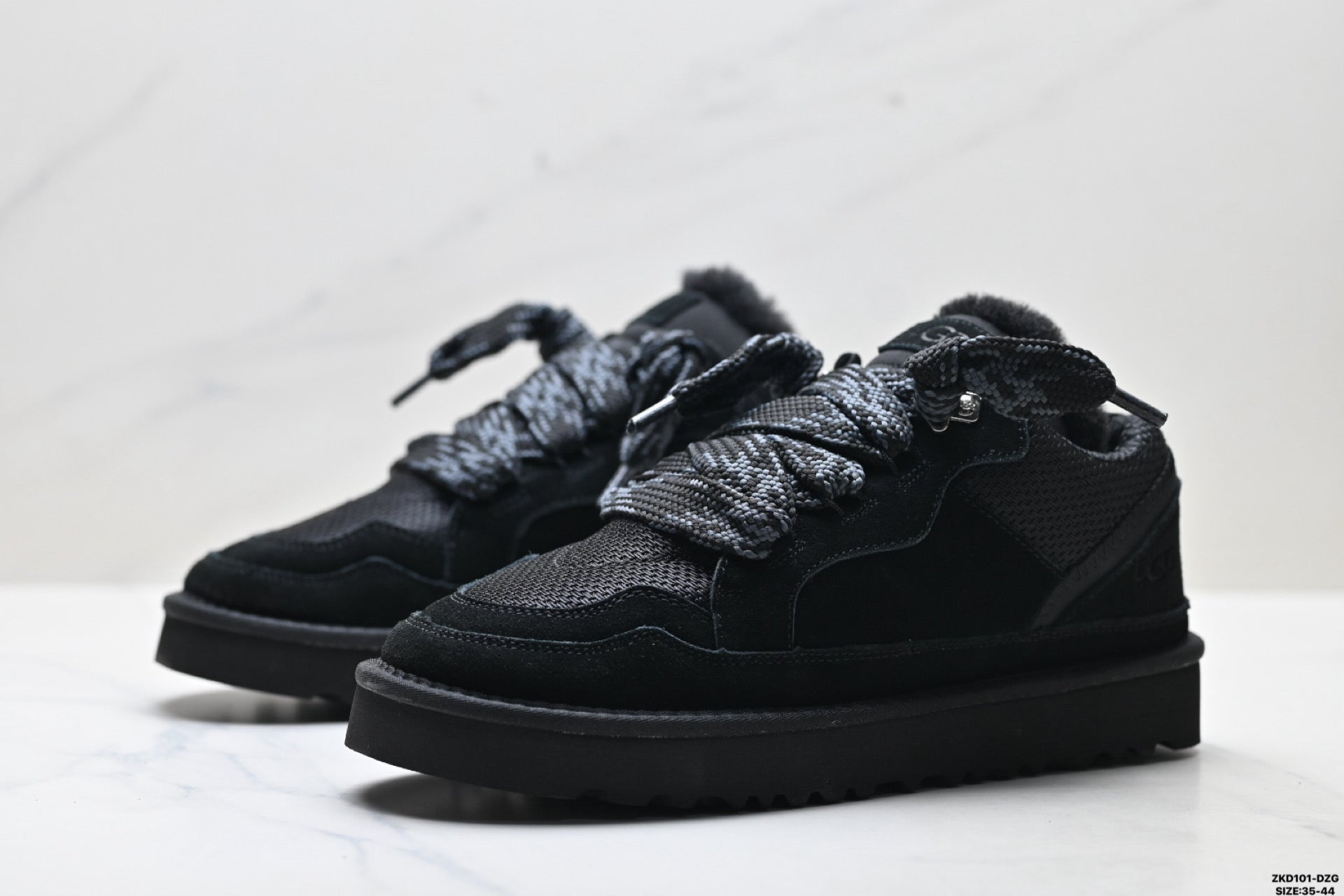 UGG LOWMEL Mid-Top Snow Boots